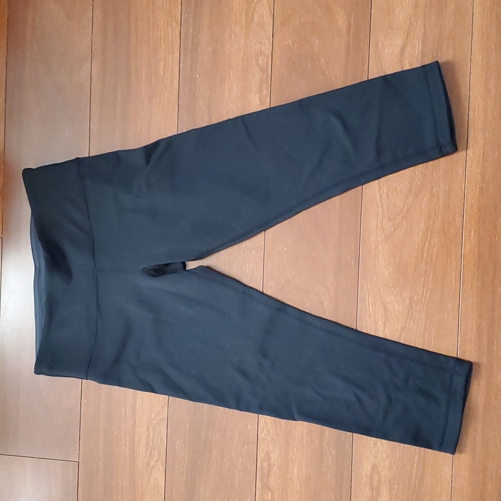 Lululemon 6 in black